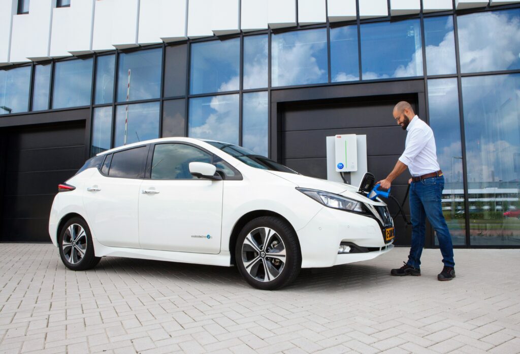 The V2G offering is to be available to fleet owners of Nissan’s LEAF and e-NV200 models. Image: EDF