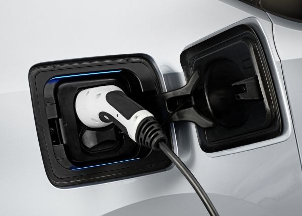 Global EV sales to hit 1.8 million by 2023