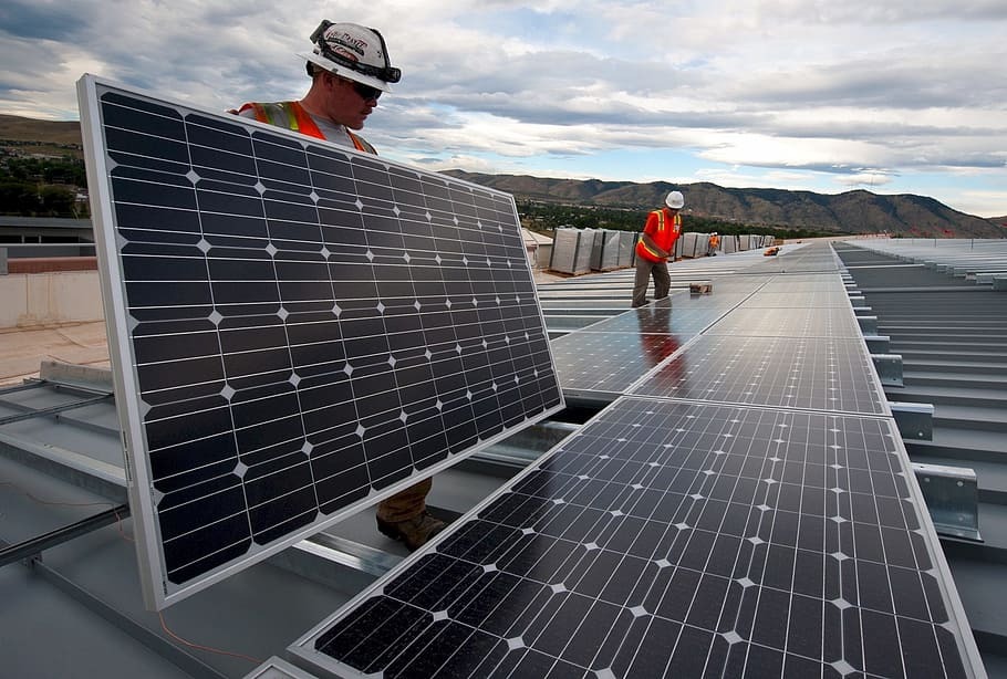 Net zero could deliver 725,000 net jobs by 2030, says CCC. Image: Pxfuel.