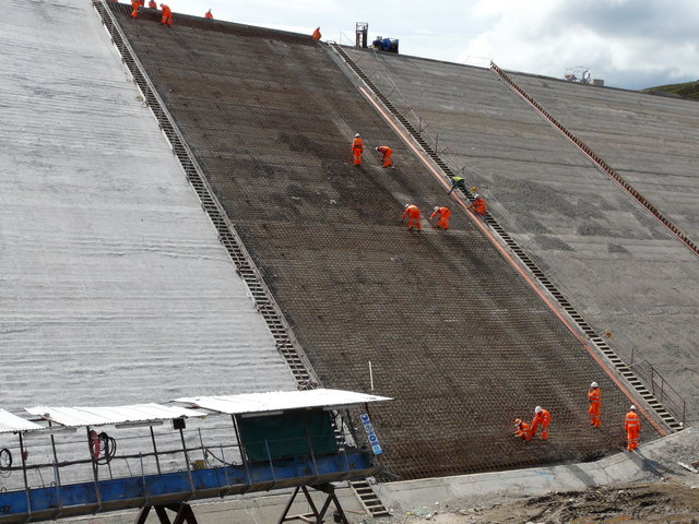 Construction of the Glendoe dam in 2008. Image via Wikimedia Commons