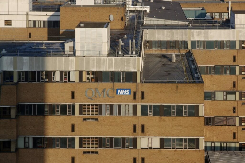 Queen's Medical Centre. Image by mattbuck via Wikimedia Commons