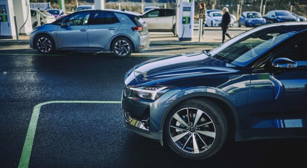 EV Lloyds Parked near charging points