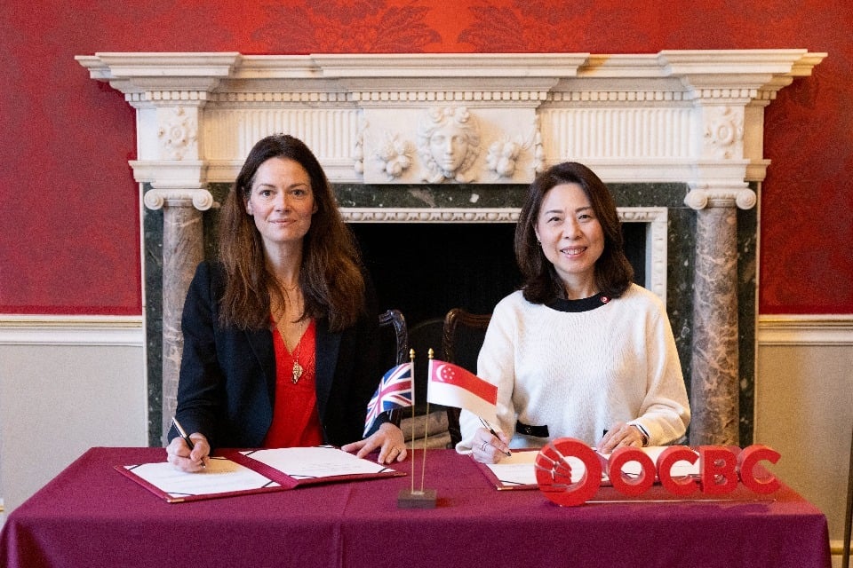 UK minister for investment Baroness Poppy Gustafsson (left) and OCBC head of global corporate banking Elaine Lam.
