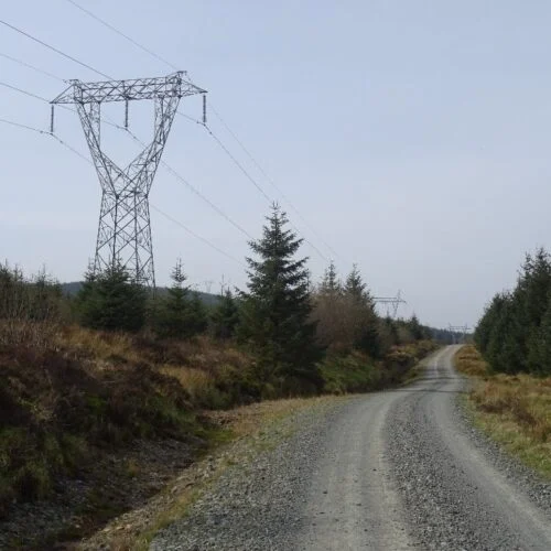 1024px-Road_beside_the_Interconnector_-_geograph.org_.uk_-_6153060 (1)