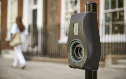 EV charge points increased by 34% between 2021 and 2022. Image: Connected Kerb.