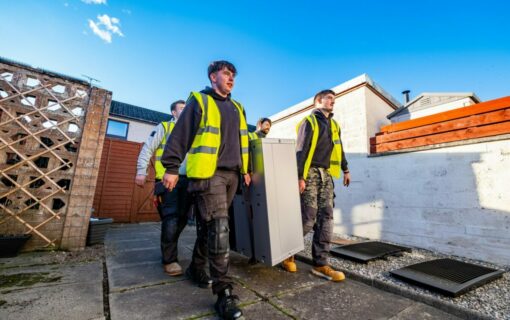 Heat pump and home heat battery system the first of 150 to be installed as part of the Re-HEAT project. Image: SSEN.