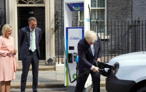 Prime Minister Boris Johnson using a BP Pulse chargepoint. Image: BP.