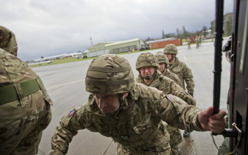 Royal Air Force Reservists from 606 (Chiltern) Squadron based at RAF Benson embarking a Puma helicopter during a training weekend at the base. Image: Wikimedia Commons.