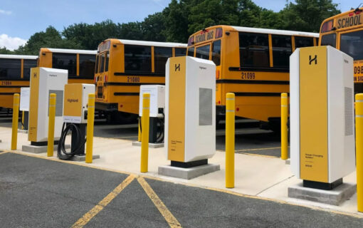 Image of electric buses at chargepoint in the US.