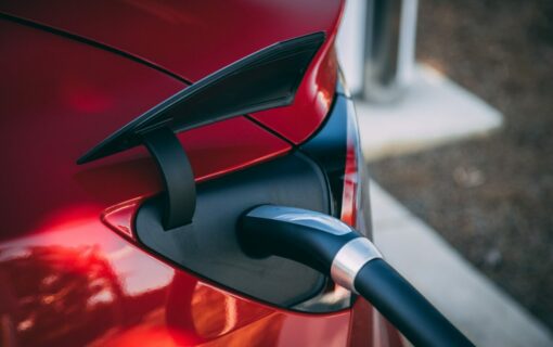 July confirmed as the ‘best month since 2020’ for EV registrations. Image: Vlad Tchompalov (Unsplash).